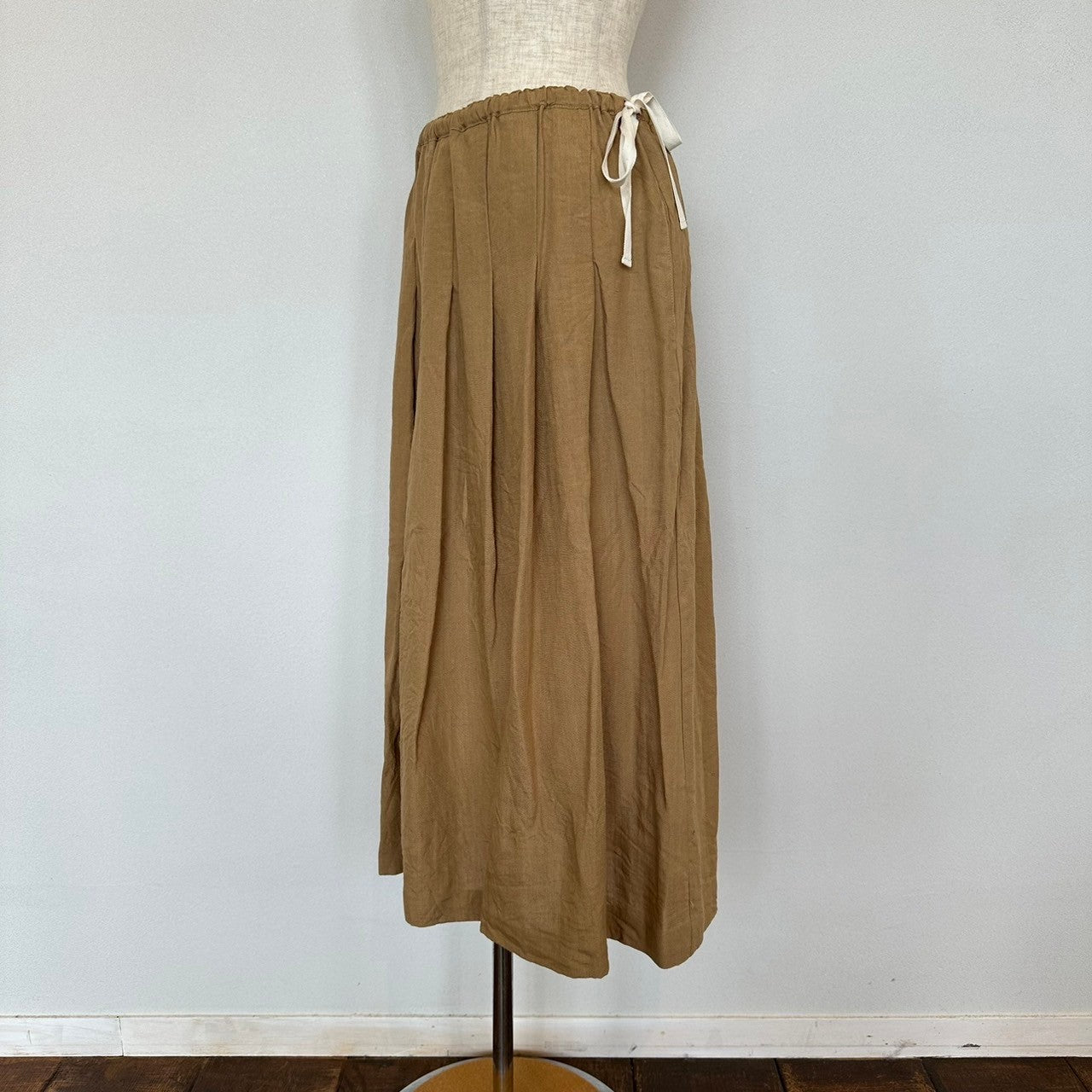 ina イナ リネン紐付きタックスカート  135128