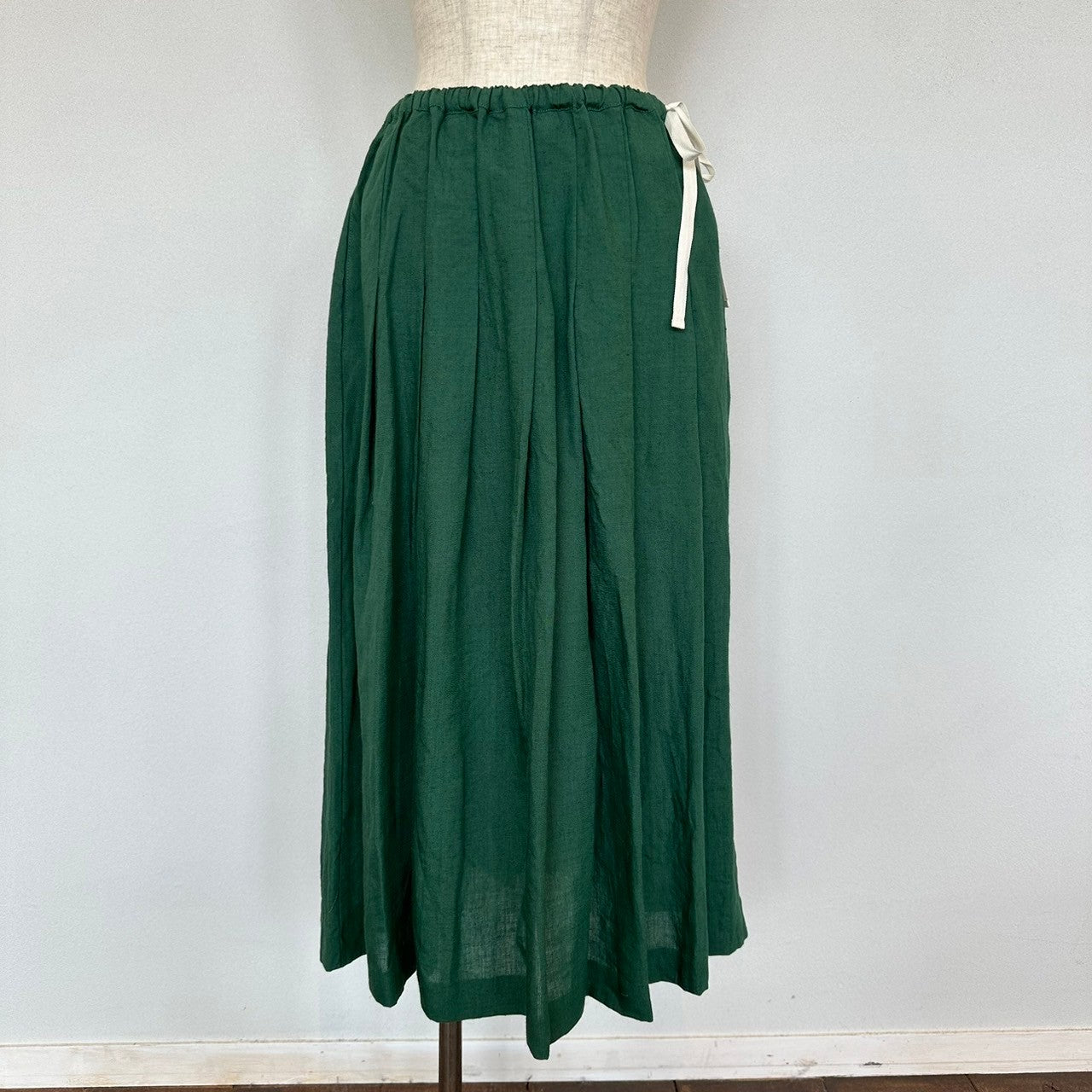 ina イナ リネン紐付きタックスカート  135128