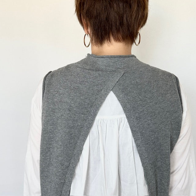 mao made モックネック バックオープンベスト×バックギャザーブラウス SET 441159