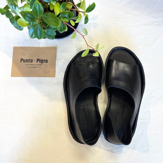 PUNTO PIGRO プントピグロ レザーオープントゥシューズ NERO