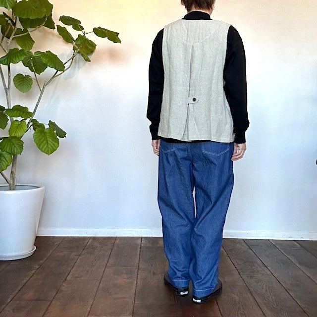 【再入荷しました】ina イナ リネン後ろタブ付きベスト 236102