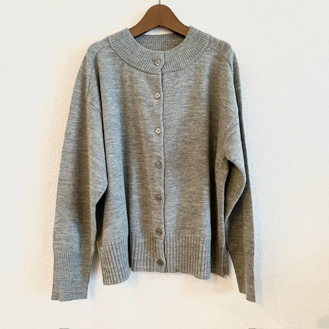 mao made メリノウールモックネックカーディガン 451107