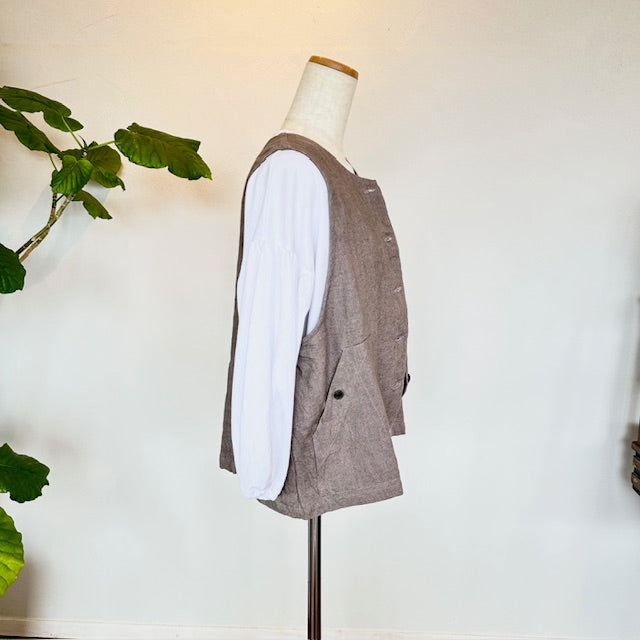 【再入荷しました】ina イナ リネン後ろタブ付きベスト 236102