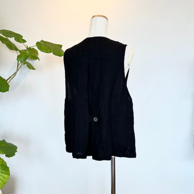 【再入荷しました】ina イナ リネン後ろタブ付きベスト 236102