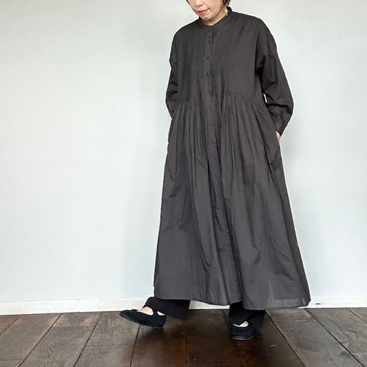 maison de soil   60s ORGANIC CAMBRIC PLAIN BANDED COLLAR DRESS WITH MINI PINTUCK(ワンピース)NMDS25523