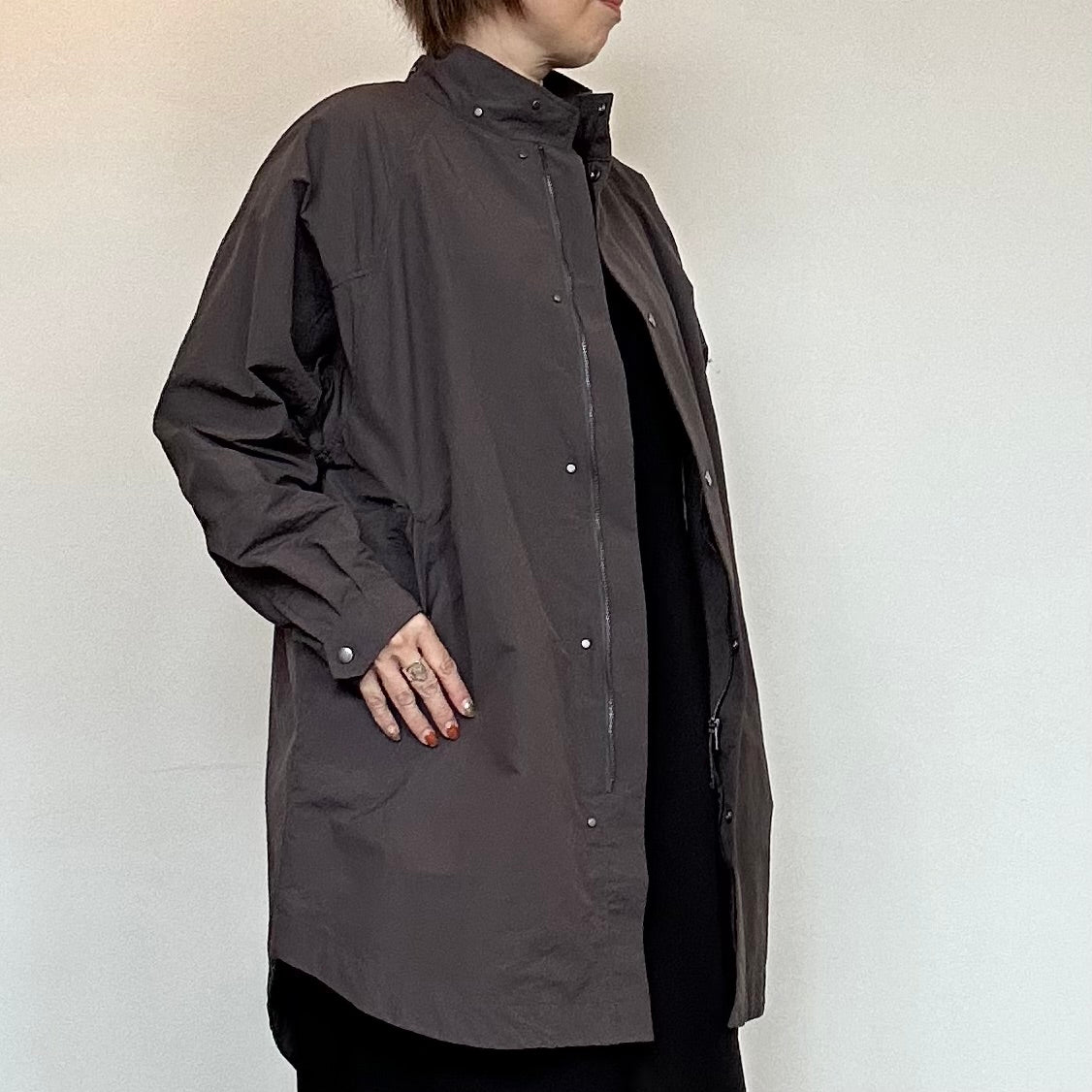 YARRA NEU フード付きナイロンポンチョ風コート 5547-414