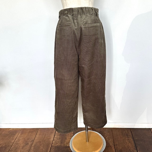 doux bleu コーデュロイ タックパンツ 2555-048