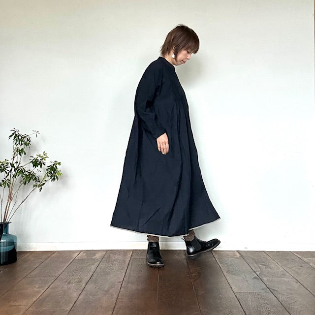 maison de soil メゾンドソイル HANDWOVEN HEAVY COTTON PLAIN MINI PINTUCK BANDED COLLAR SHIRT DRESS INMDS25724