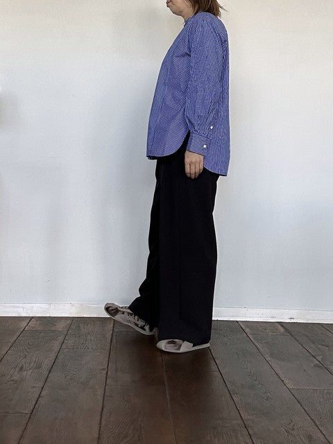 ストライプ バンドカラーシャツ ブルー 着用 横