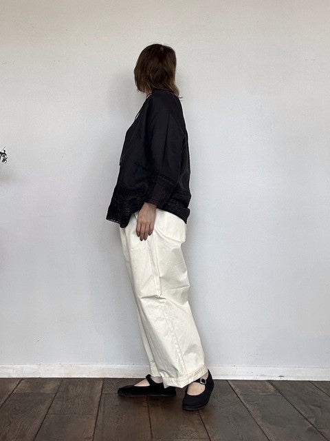 着用イメージ ブラック 後ろ姿