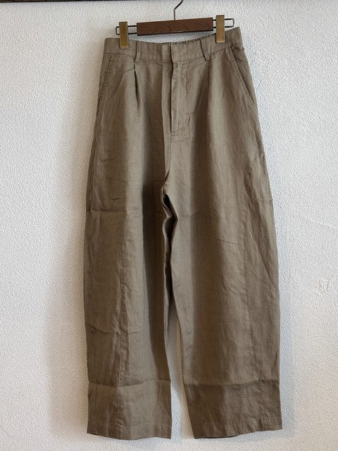 20 ベージュ 前