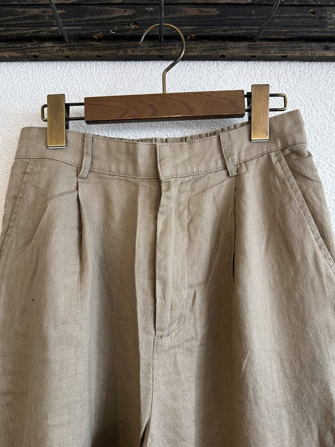 20 ベージュ タックとウエストまわり