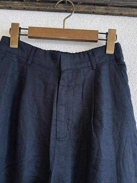 55 ネイビー タックとウエストまわり