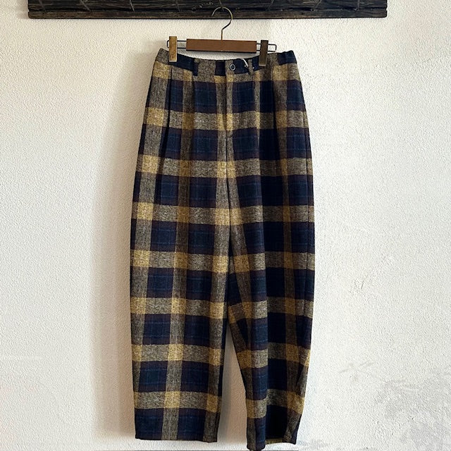 ina　チェック柄タックパンツ　　255122　