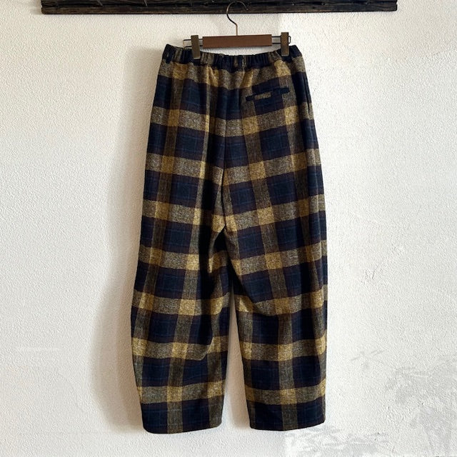 ina　チェック柄タックパンツ　　255122　