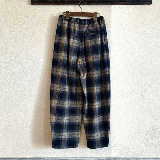ina　チェック柄タックパンツ　　255122　