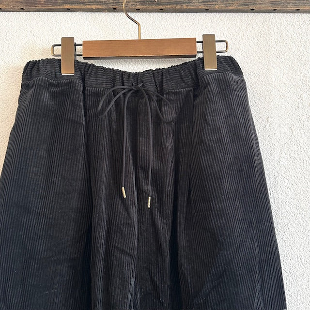 ina　コーデュロイフロント紐付きイージーパンツ　255110