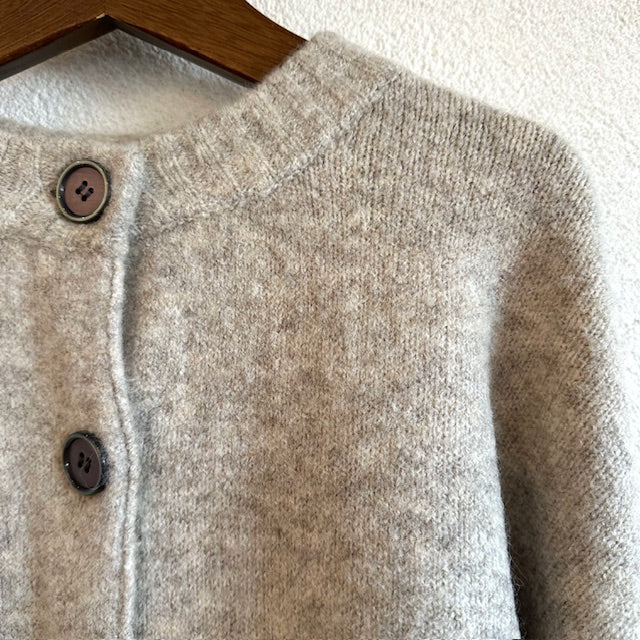 mao made　ヤクフィール バックタック ドロストコード入りカーディガン　　551122