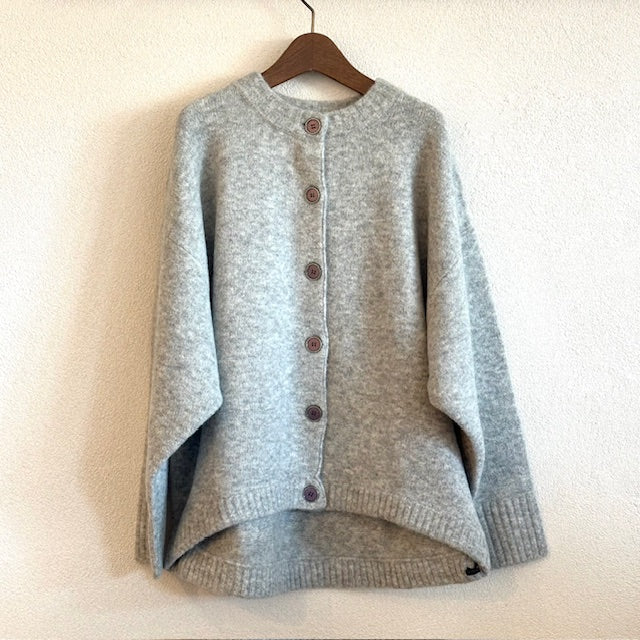 mao made　ヤクフィール バックタック ドロストコード入りカーディガン　　551122