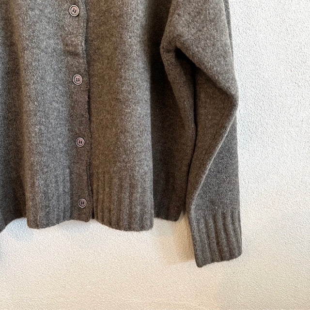 mao made　ヤクフィール２WAYクルーネックカーディガン　551118