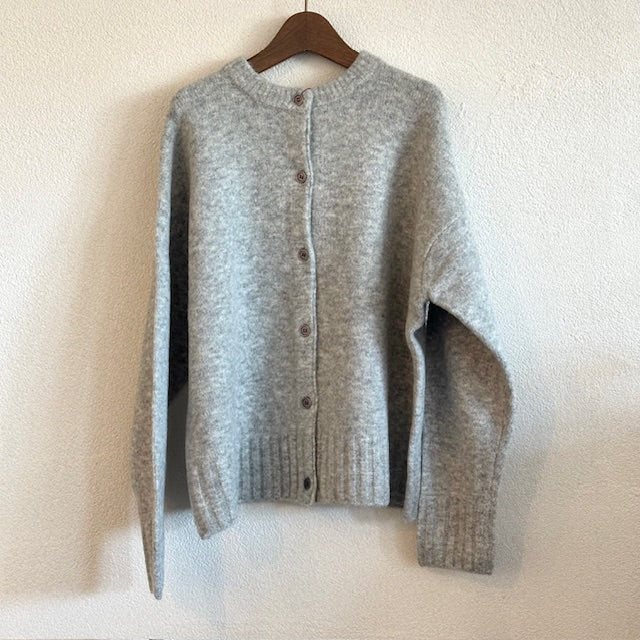 mao made　ヤクフィール２WAYクルーネックカーディガン　551118