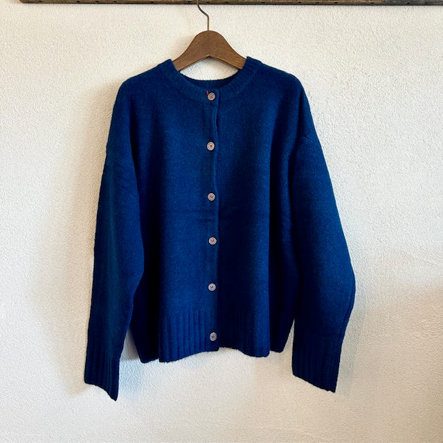 mao made　ヤクフィール２WAYクルーネックカーディガン　551118