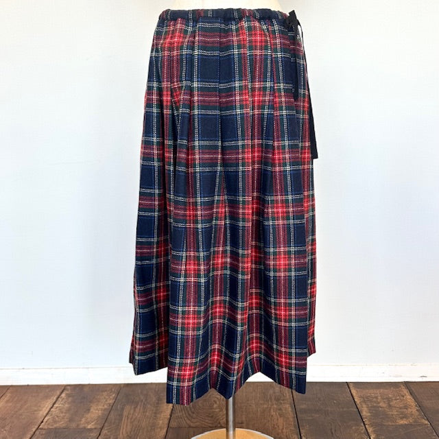 ina ウエスト紐付きウールタックスカート（チェック柄） 244125