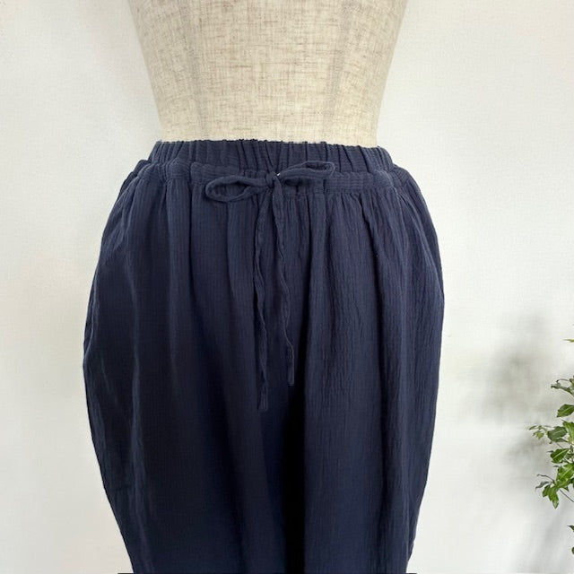 ARMEN   SINGLE GAUZE STRIPE OVERDYE GATHERED EASY PANTS WITH LINING（パンツ）INAM2505GSD