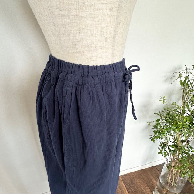 ARMEN   SINGLE GAUZE STRIPE OVERDYE GATHERED EASY PANTS WITH LINING（パンツ）INAM2505GSD