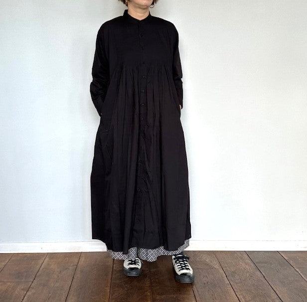 maison de soil  60'S ORGANIC CAMBRIC MINI PINTUCK BANDED COLLAR SHIRT DRESS  (BLACK)  NMDS22154