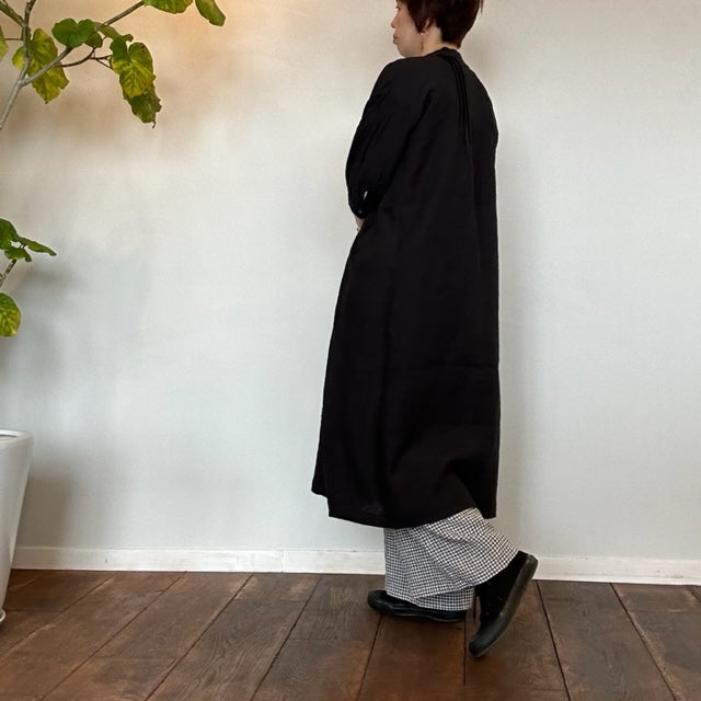 SOIL　POWER LOOM LINEN PLAIN BANDED COLLAR 3/4 SLEEVE PINTUCK DRESS　【BLACK】（ワンピース）　INSL22204