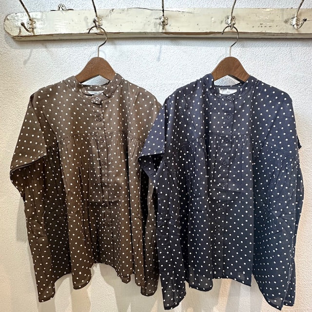 SOILソイル　80s COTTON VOILE DOT PRINT BANDED COLLAR FRENCH/SL SHIRT　　NSL26051　
