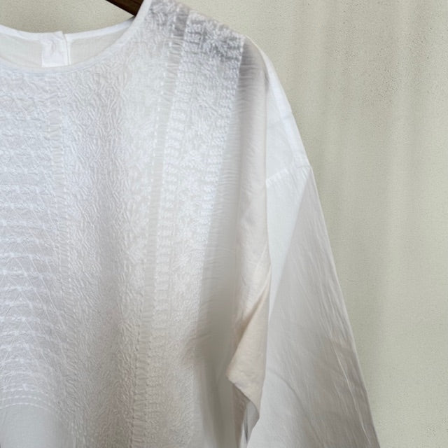 maison de soil    60s ORGANIC CAMBRIC 3/4SLEEVE  NOCOLLAR EMB SHIRT　　NMDS26223