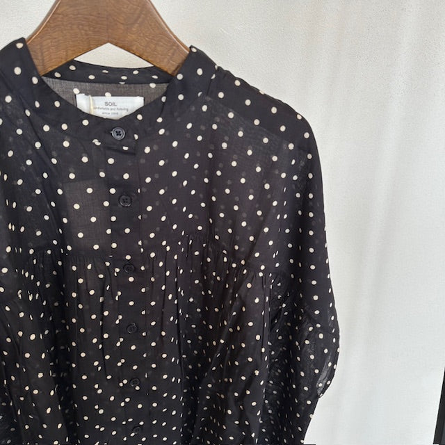 SOILソイル　80s COTTON VOILE DOT PRINT BANDED COLLAR FRENCH/SL SHIRT　　NSL26051　