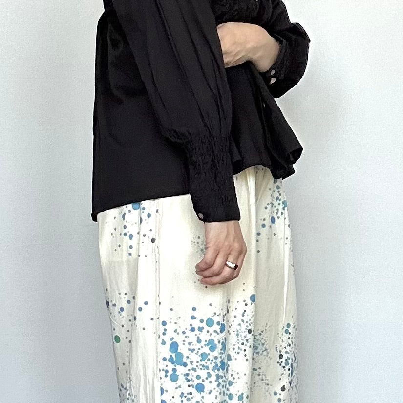 doux bleu　ハンドスモッキング刺繍シャツ（BLACK）　2613-024