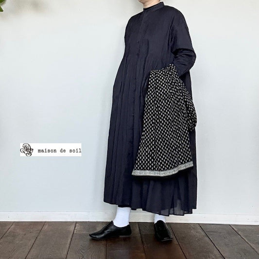 maison de soil【メゾンドソイル】80'S ORGANIC VOILE PLAIN BANDED SHIRT DRESS WITH MINI PINTUCK（ワンピース）NAVY (DEEP NAVY)　NMDS24141