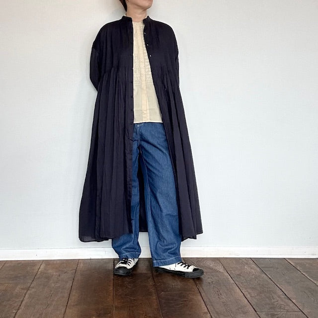 maison de soil【メゾンドソイル】80'S ORGANIC VOILE PLAIN BANDED SHIRT DRESS WITH  MINI PINTUCK（ワンピース）NAVY (DEEP NAVY)　NMDS24141