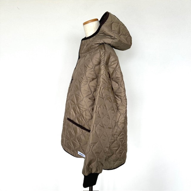 ARMEN  PLAIN POLYESTERxPLAIN POLYESTER HEAT QUILT OVERSIZED HOODED JACKET WITH RIBBED CUFF（ジャケット）NAM2561PP