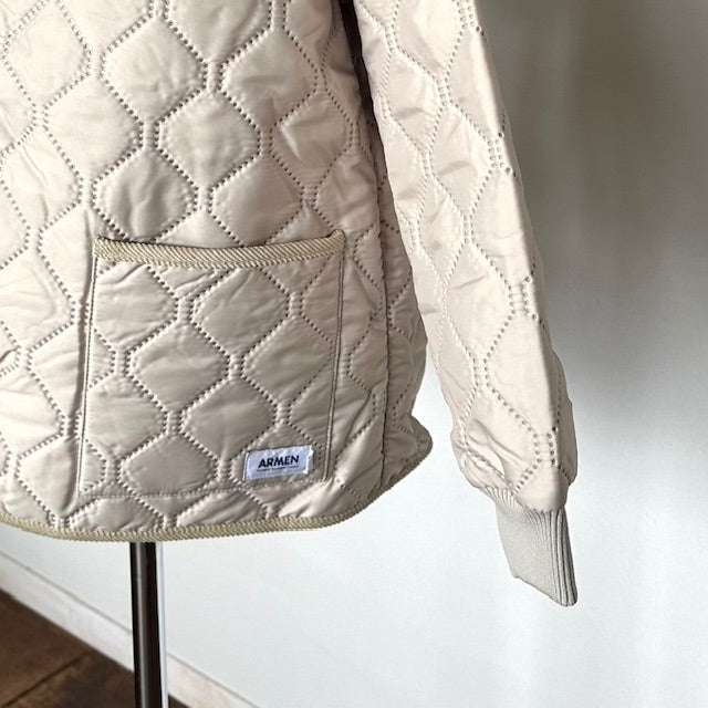 ARMEN  PLAIN POLYESTERxPLAIN POLYESTER HEAT QUILT OVERSIZED HOODED JACKET WITH RIBBED CUFF（ジャケット）NAM2561PP