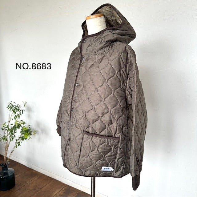 ARMEN  PLAIN POLYESTERxPLAIN POLYESTER HEAT QUILT OVERSIZED HOODED JACKET WITH RIBBED CUFF（ジャケット）NAM2561PP