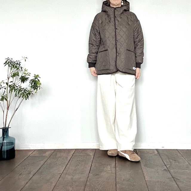 ARMEN  PLAIN POLYESTERxPLAIN POLYESTER HEAT QUILT OVERSIZED HOODED JACKET WITH RIBBED CUFF（ジャケット）NAM2561PP