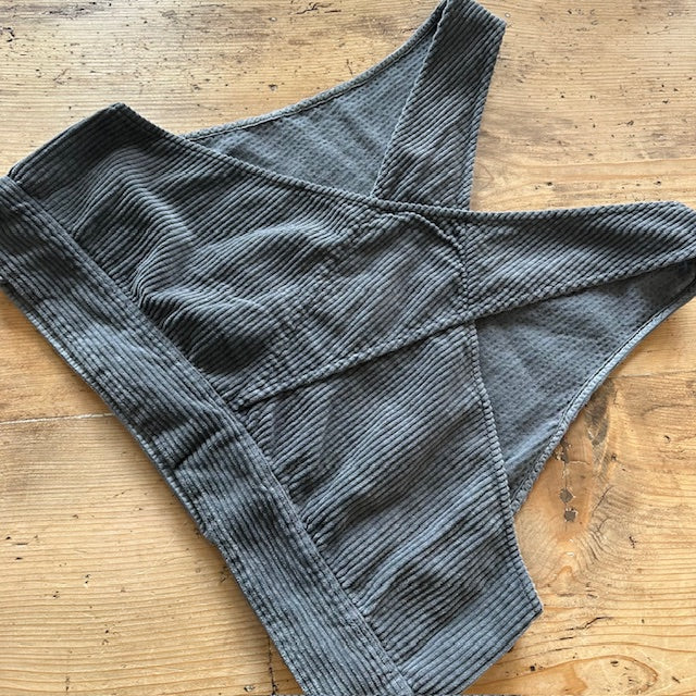 ESTROISLOSE　エストゥロワルーズ　　ソフトコーデュロイ　ベスト　　　EB25408