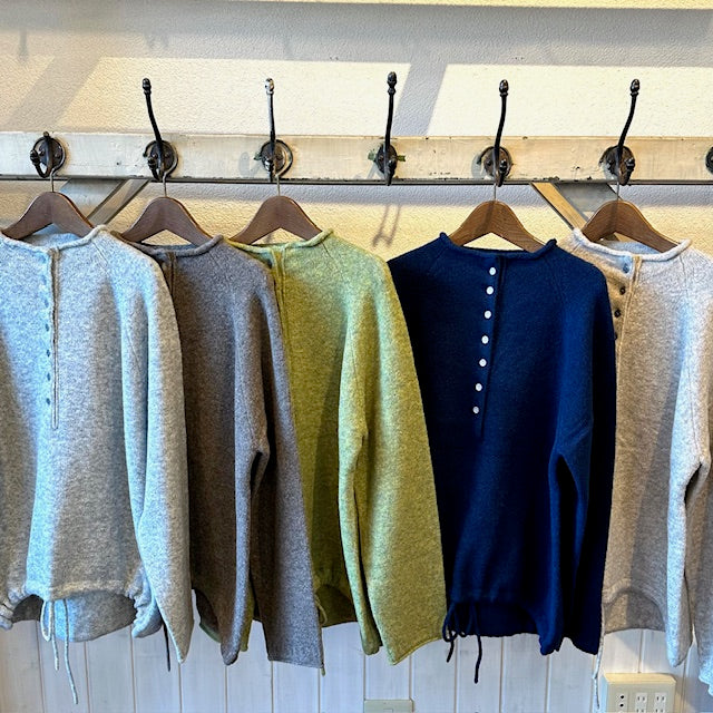 mao made　ヤクフィール　モックネックヘンリープルオーバー　　551121