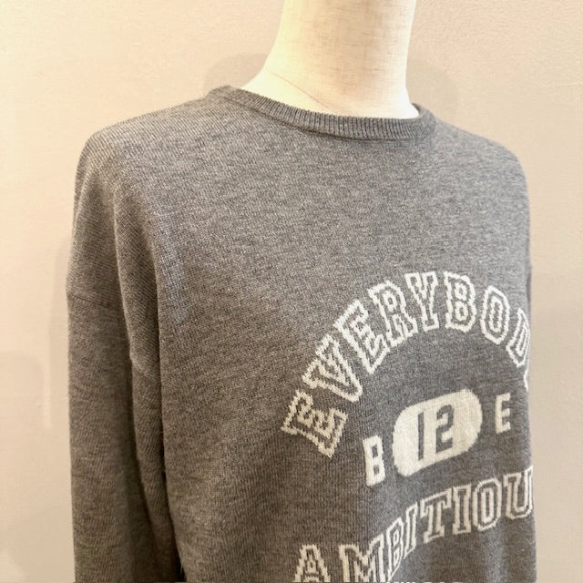 mao made　カシミヤブレンド カレッジロゴジャガードプルオーバーニット　　551116