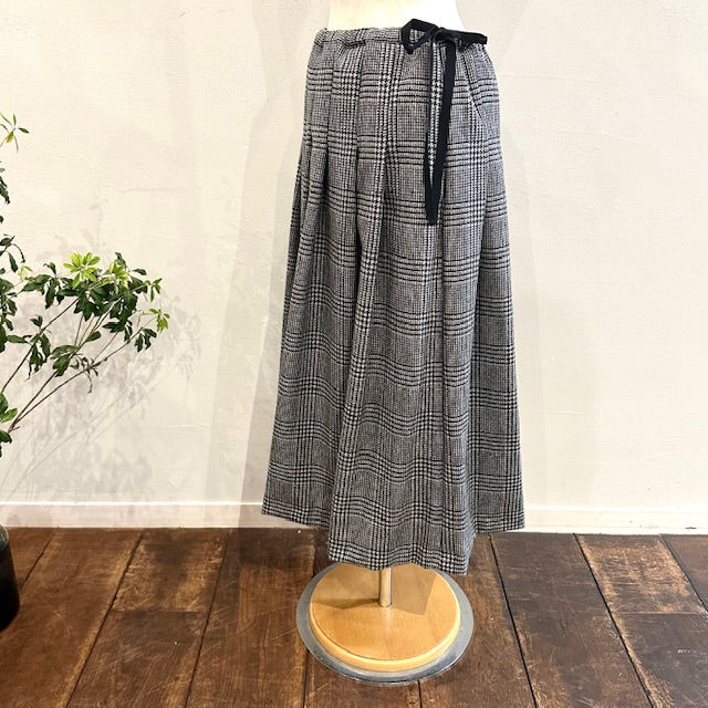 ina　ウエスト紐付きウールタックスカート（チェック柄）　244125