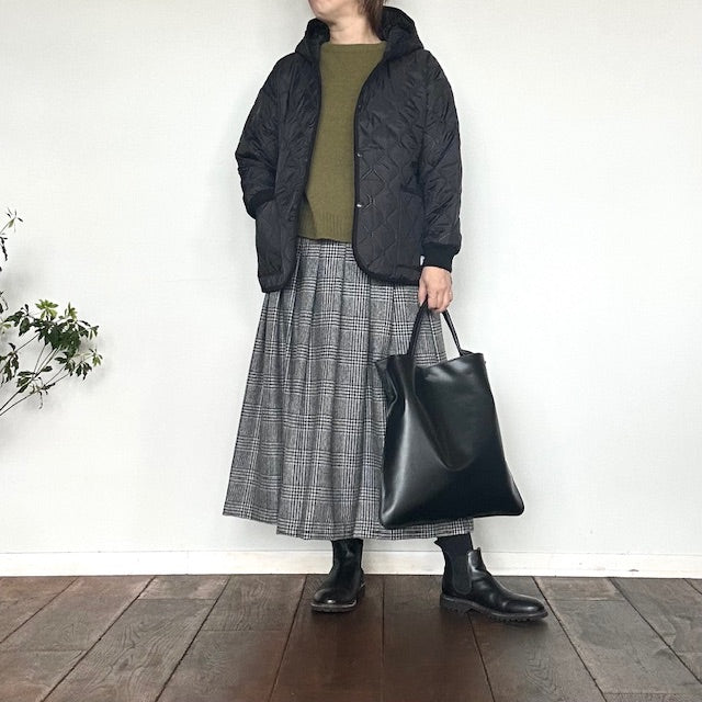 ARMEN  PLAIN POLYESTERxPLAIN POLYESTER HEAT QUILT OVERSIZED HOODED JACKET WITH RIBBED CUFF（ジャケット）NAM2561PP