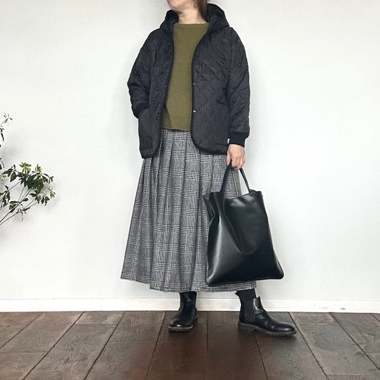 ARMEN  PLAIN POLYESTERxPLAIN POLYESTER HEAT QUILT OVERSIZED HOODED JACKET WITH RIBBED CUFF（ジャケット）NAM2561PP