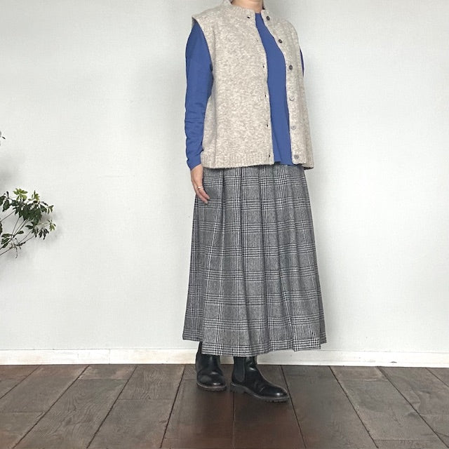 mao made　ヤクフィール　ハイネック前開きAラインベスト　　　551117