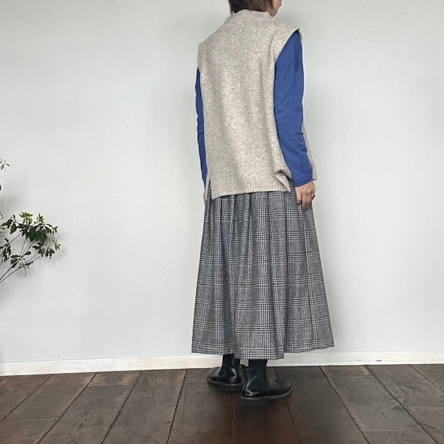 mao made　ヤクフィール　ハイネック前開きAラインベスト　　　551117