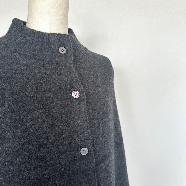 mao made　ヤクフィール　ハイネック前開きAラインベスト　　　551117